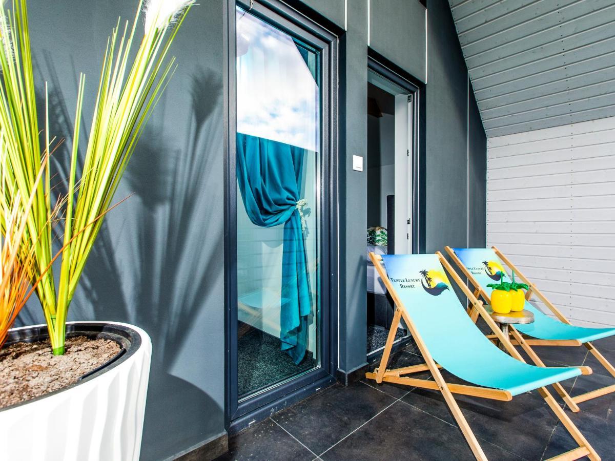 Temple Luxury Resort Rewal Exteriör bild